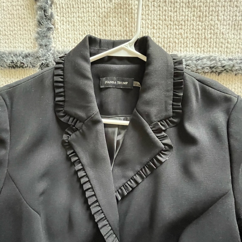 Ivanka Trump blazer sz 14 black
